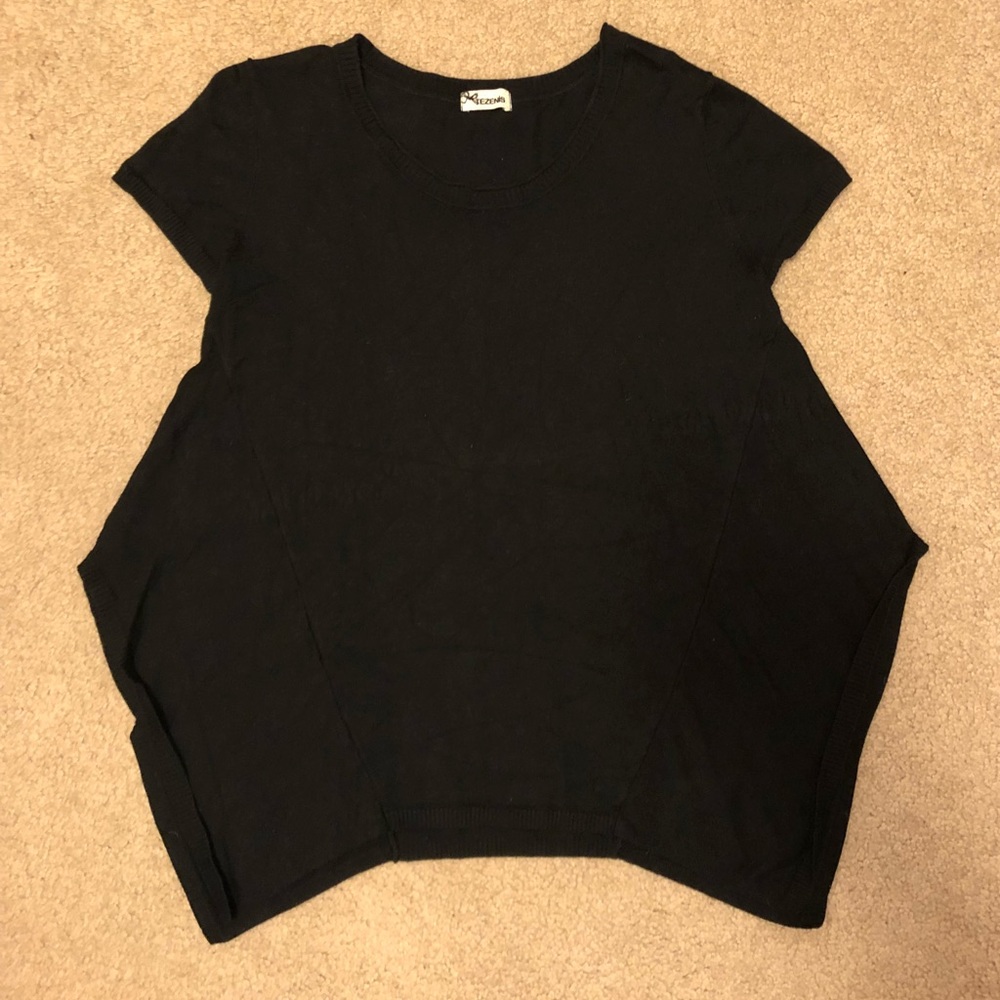 Short sleeve geometric sweater